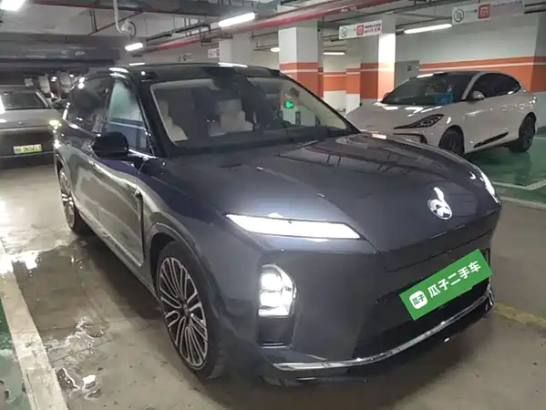 NIO ES8 2025