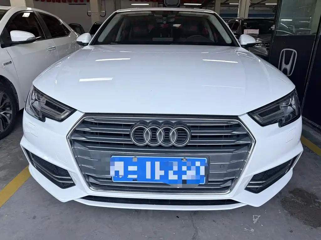 Audi A4L 2018 — фото 2