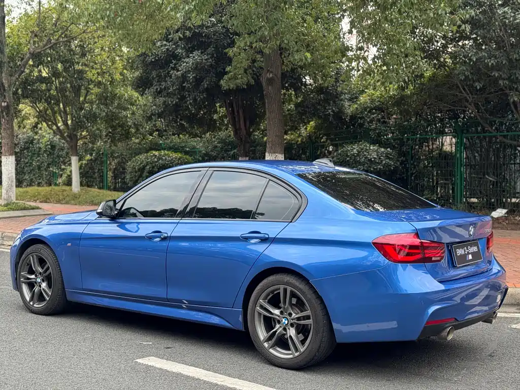BMW 3 Series 2019 — фото 9