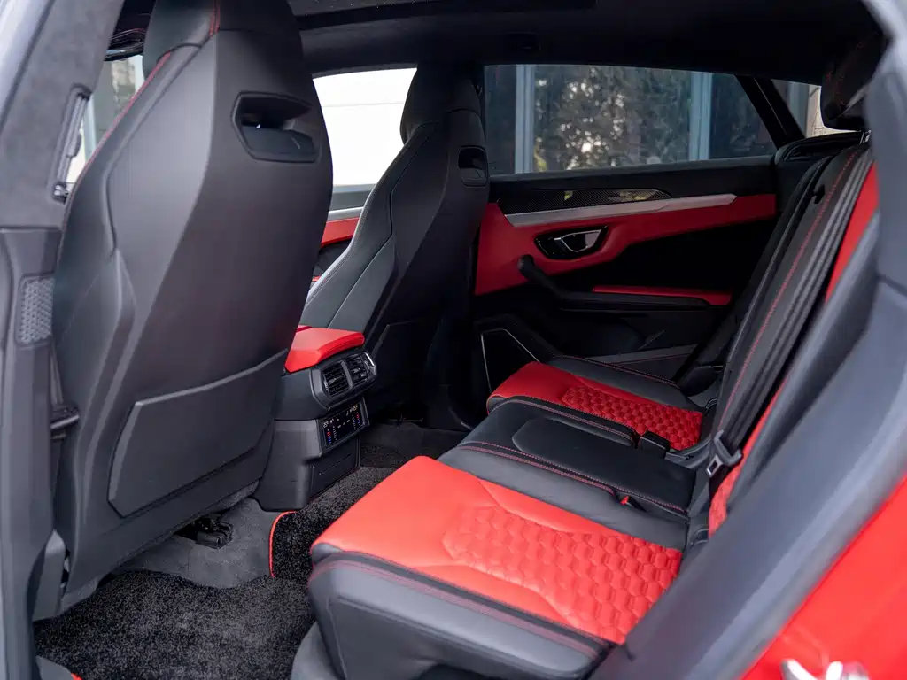 Lamborghini Urus 2020 — фото 11