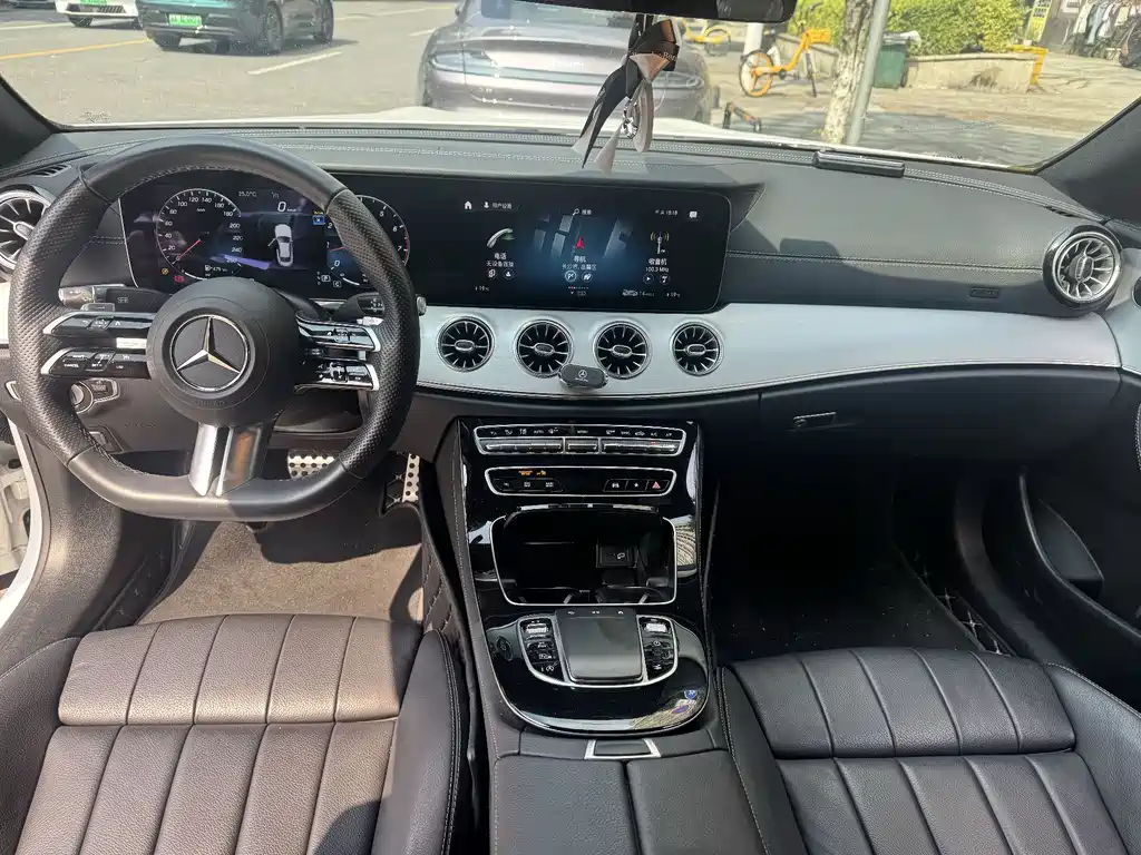Mercedes-Benz E-Class 2023 — фото 7