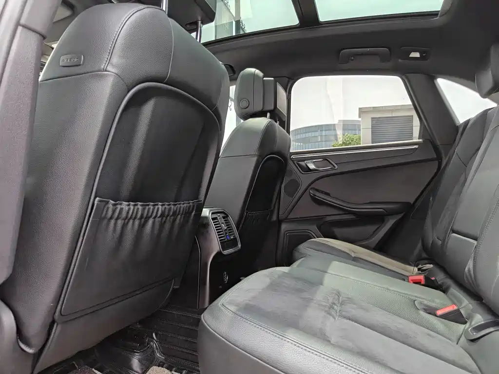 Porsche Macan 2019 — фото 10