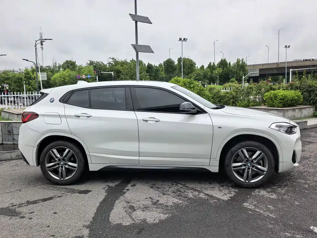 BMW X2 2023 — фото 8
