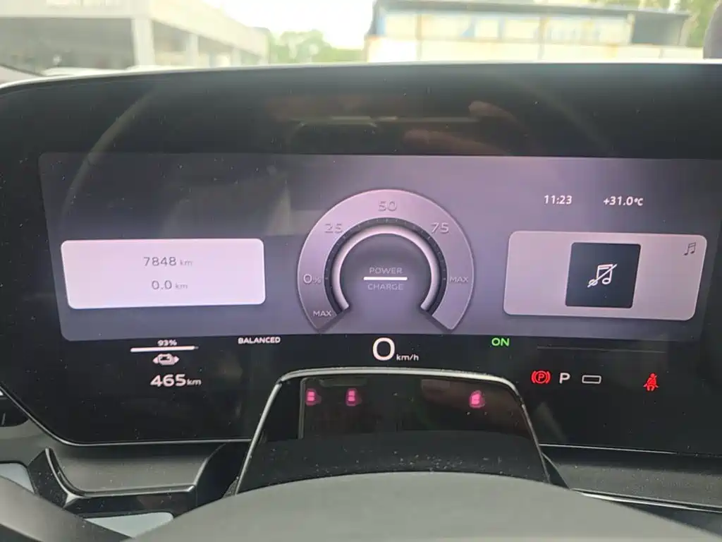 Audi Q6L E-Tron 2025 — фото 16