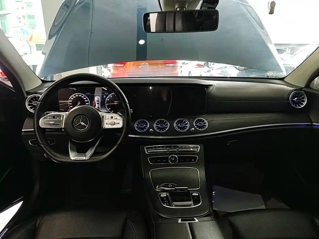 Mercedes-Benz E-Class 2019 — фото 10