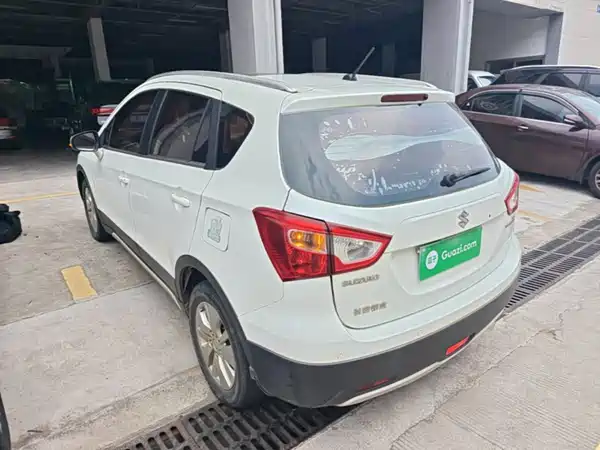 Suzuki S-Cross 2015
