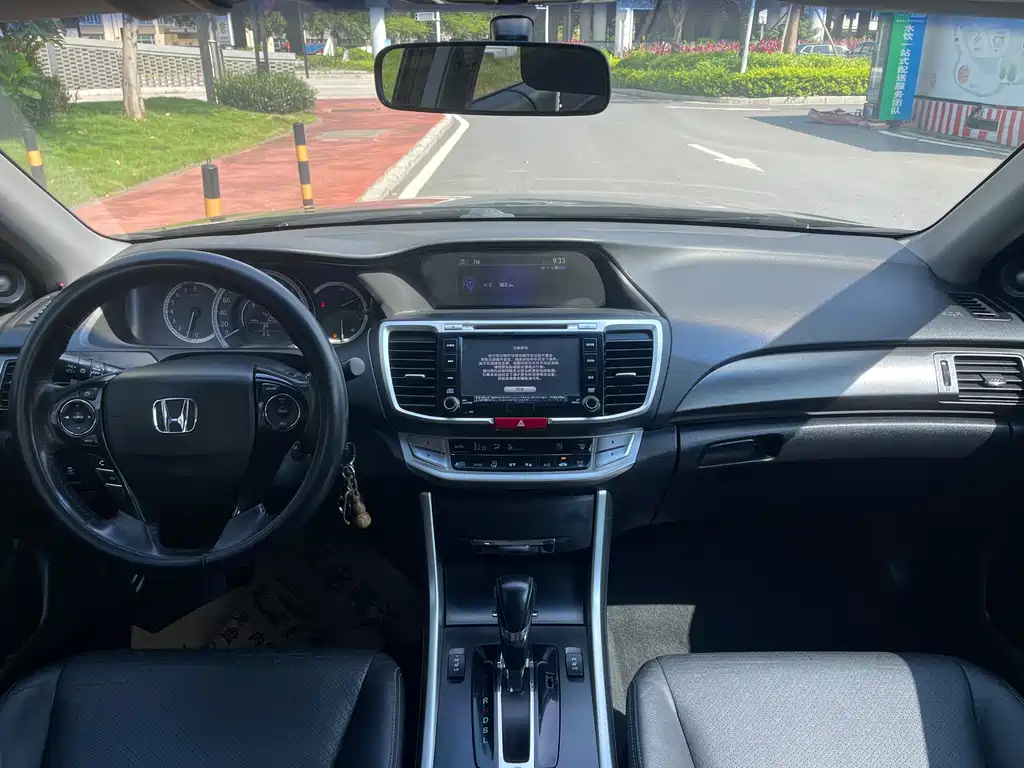 Honda Accord 2014 — фото 17