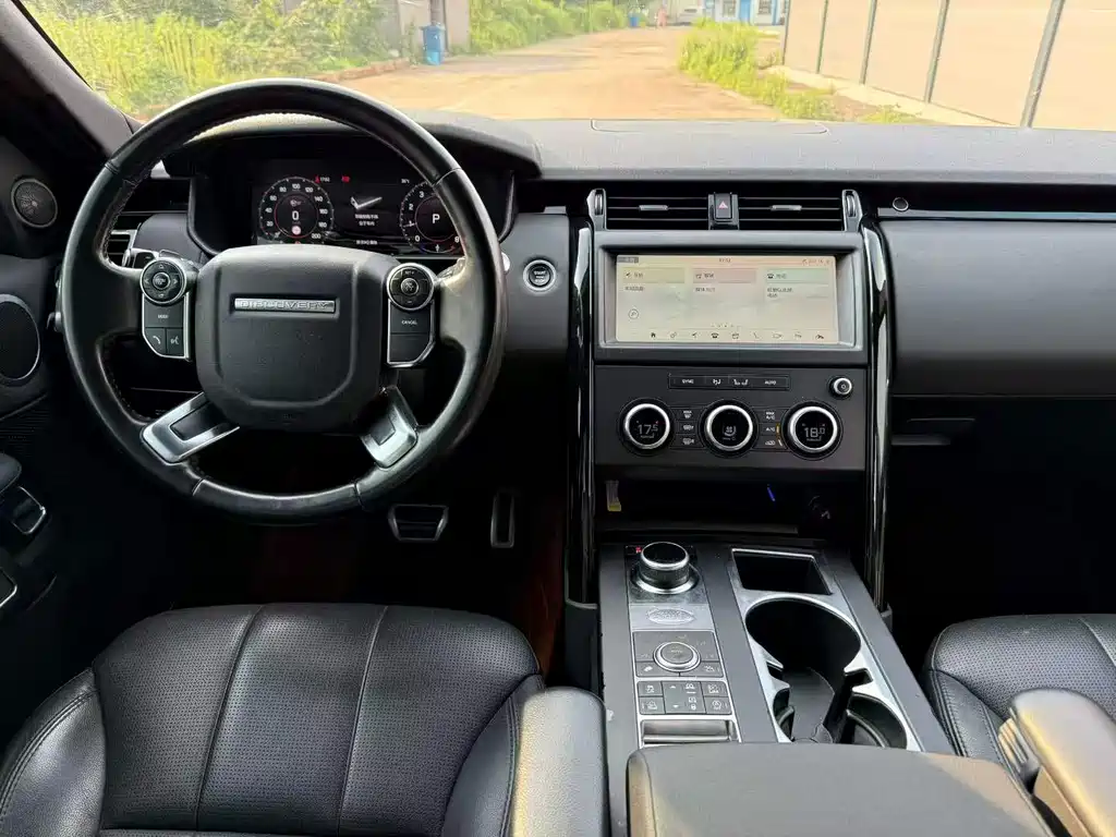 Land Rover Discovery 2018 — фото 7