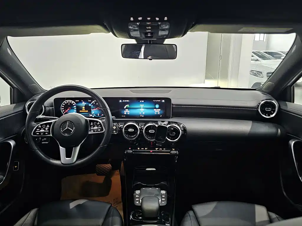 Mercedes-Benz A-Class 2020 — фото 9