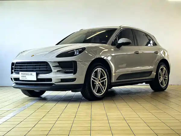 Porsche Macan 2021