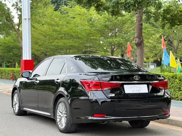 Toyota Crown 2017
