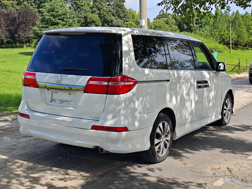 Honda Elysion 2013