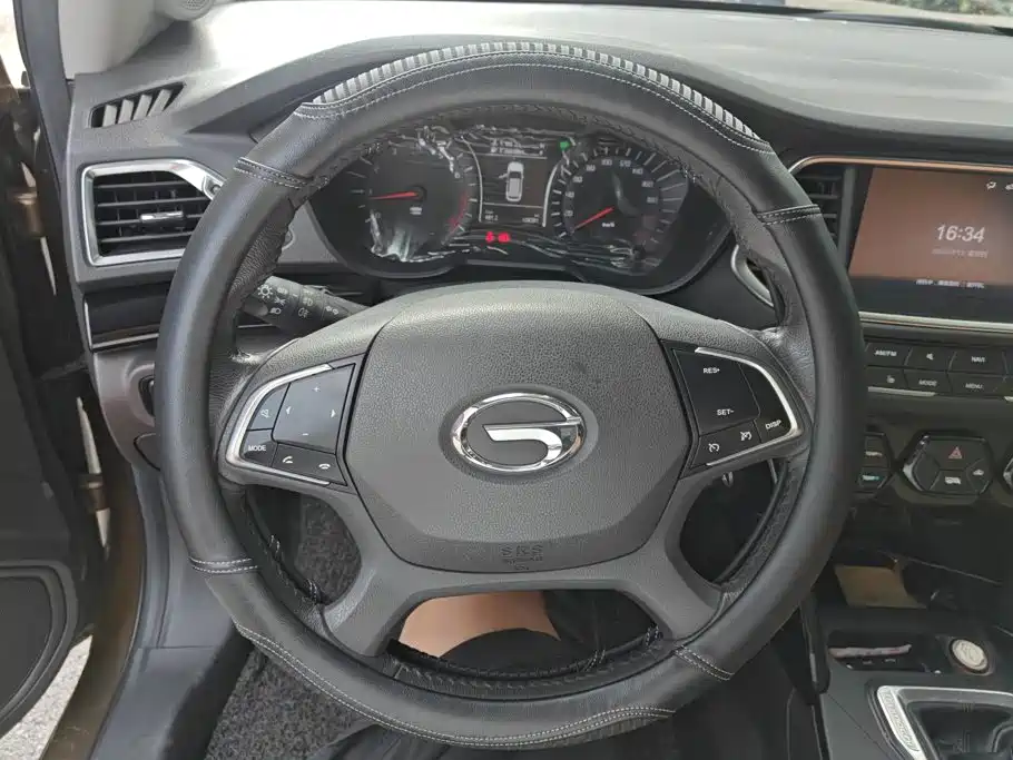 GAC Trumpchi GS4 2015 — фото 15