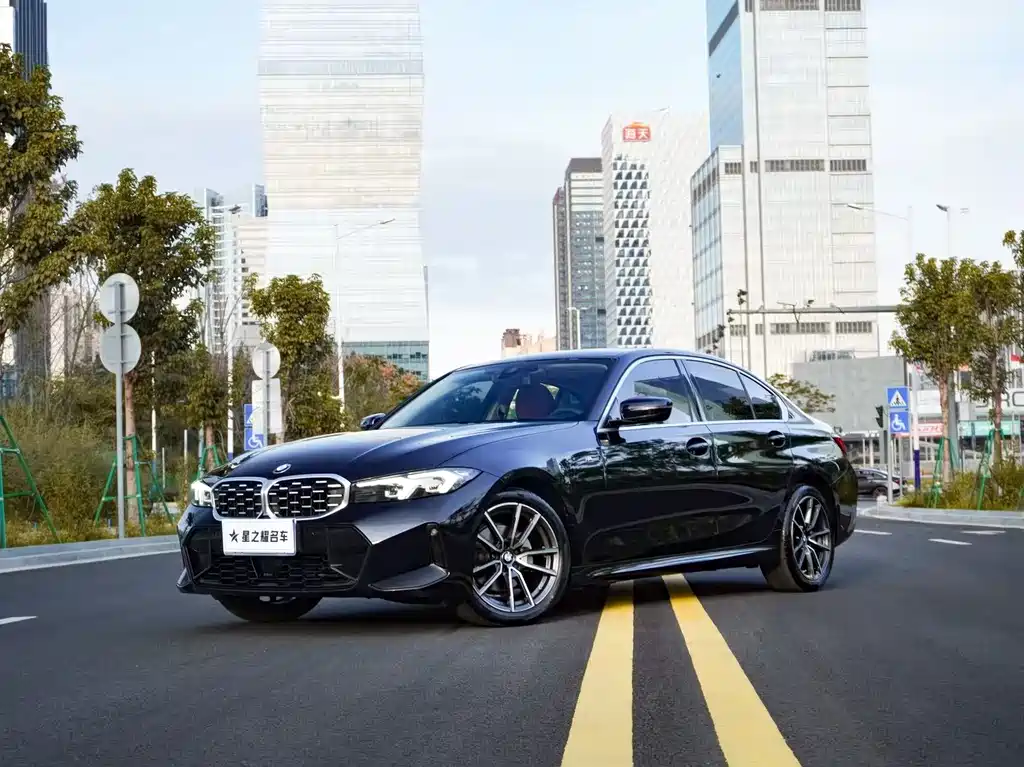 BMW 3 Series 2025 — фото 1