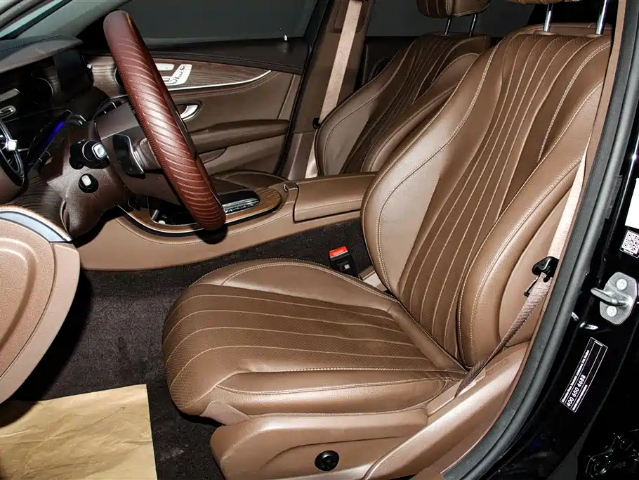 Mercedes-Benz E-Class 2023 — фото 19