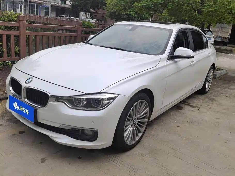 BMW 3 Series 2018 — фото 1