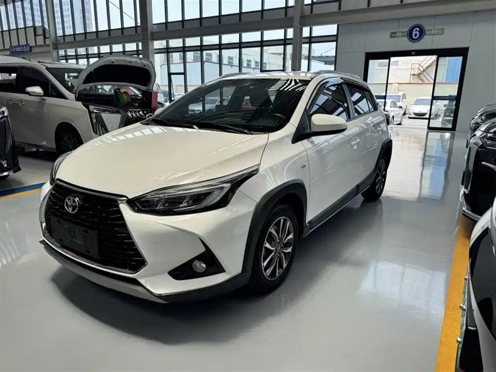 Toyota Yaris L 2021