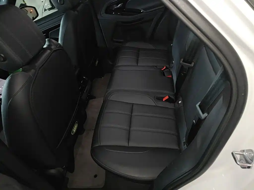 Land Rover Range Rover Evoque 2021 — фото 17