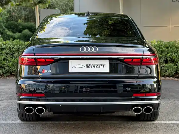 Audi S8 2022
