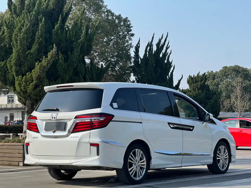 Honda Elysion 2019 — фото 18