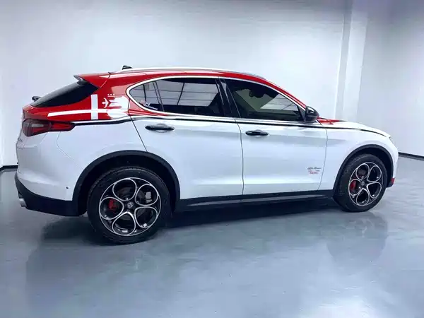 Alfa Romeo Stelvio 2021
