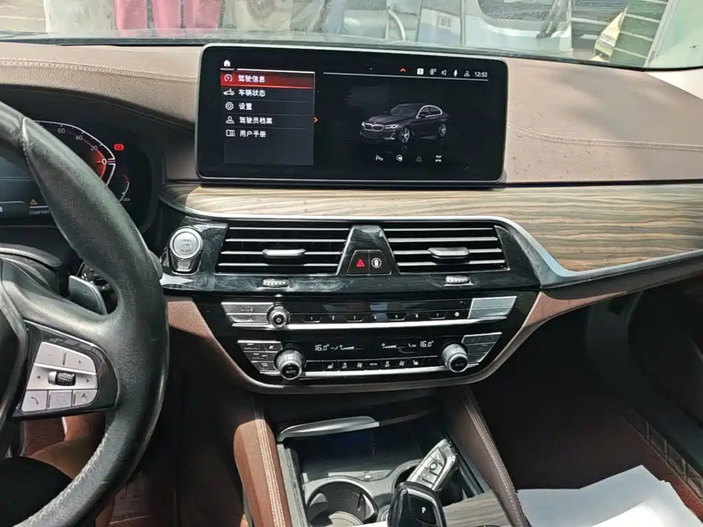 BMW 5 Series 2023 — фото 13