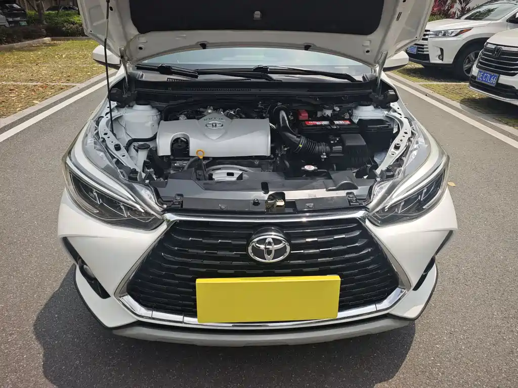 Toyota Yaris L 2020 — фото 8