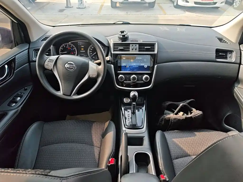 Nissan Tiida 2019 — фото 10