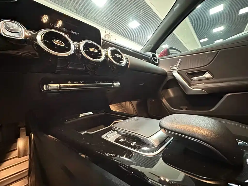 Mercedes-Benz A-Class 2019 — фото 6