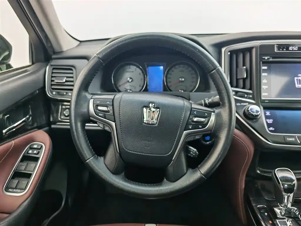Toyota Crown 2017 — фото 11