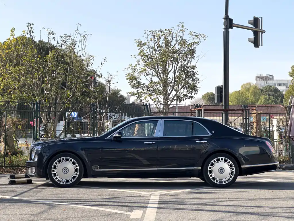 Bentley Mulsanne 2012 — фото 7