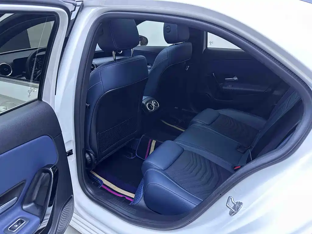 Mercedes-Benz A-Class 2023 — фото 21