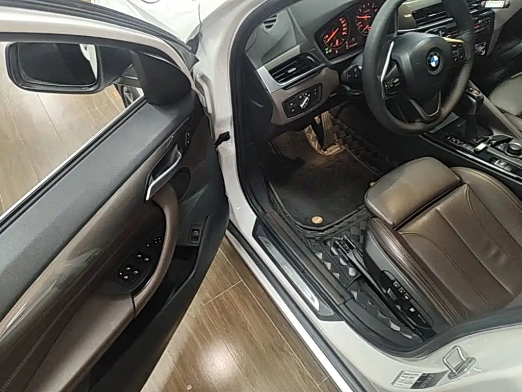 BMW X1 2017 — фото 16