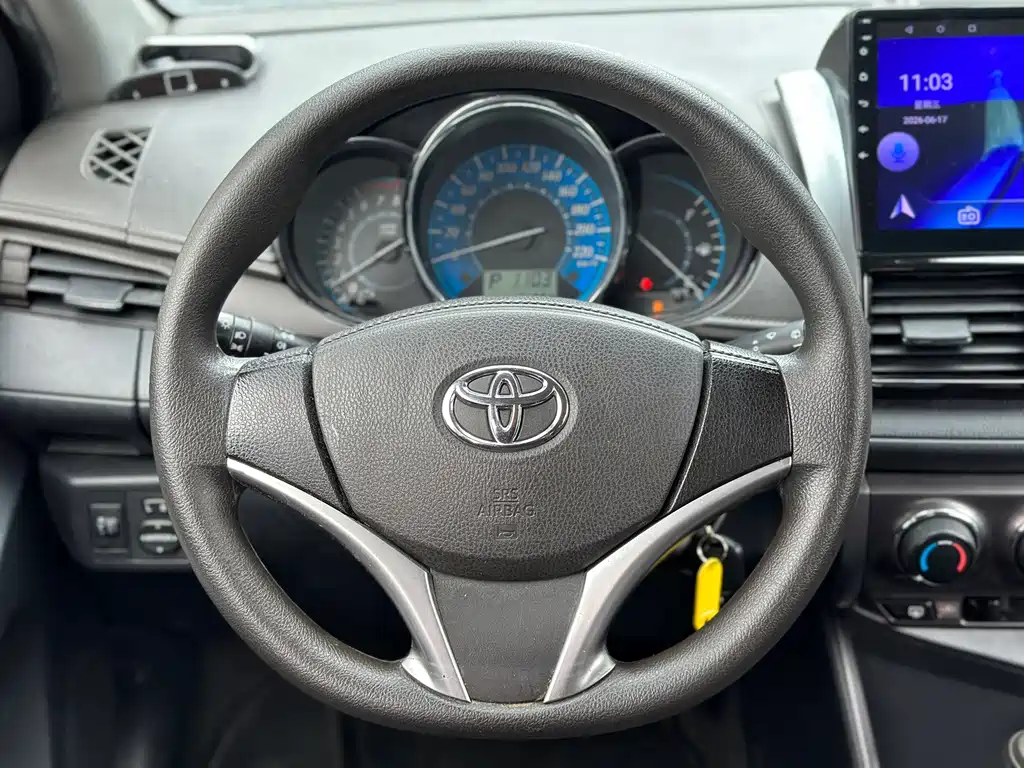 Toyota Yaris L 2015 — фото 8