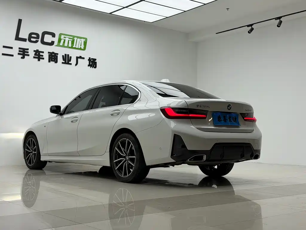 BMW 3 Series 2023 — фото 14