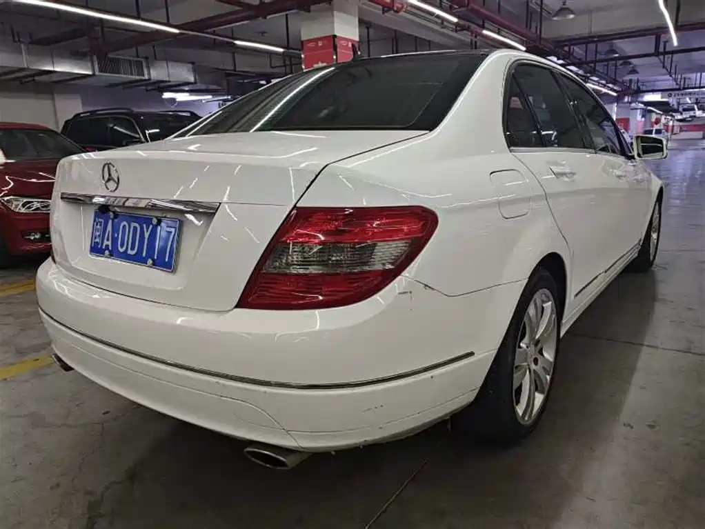Mercedes-Benz C-Class 2010