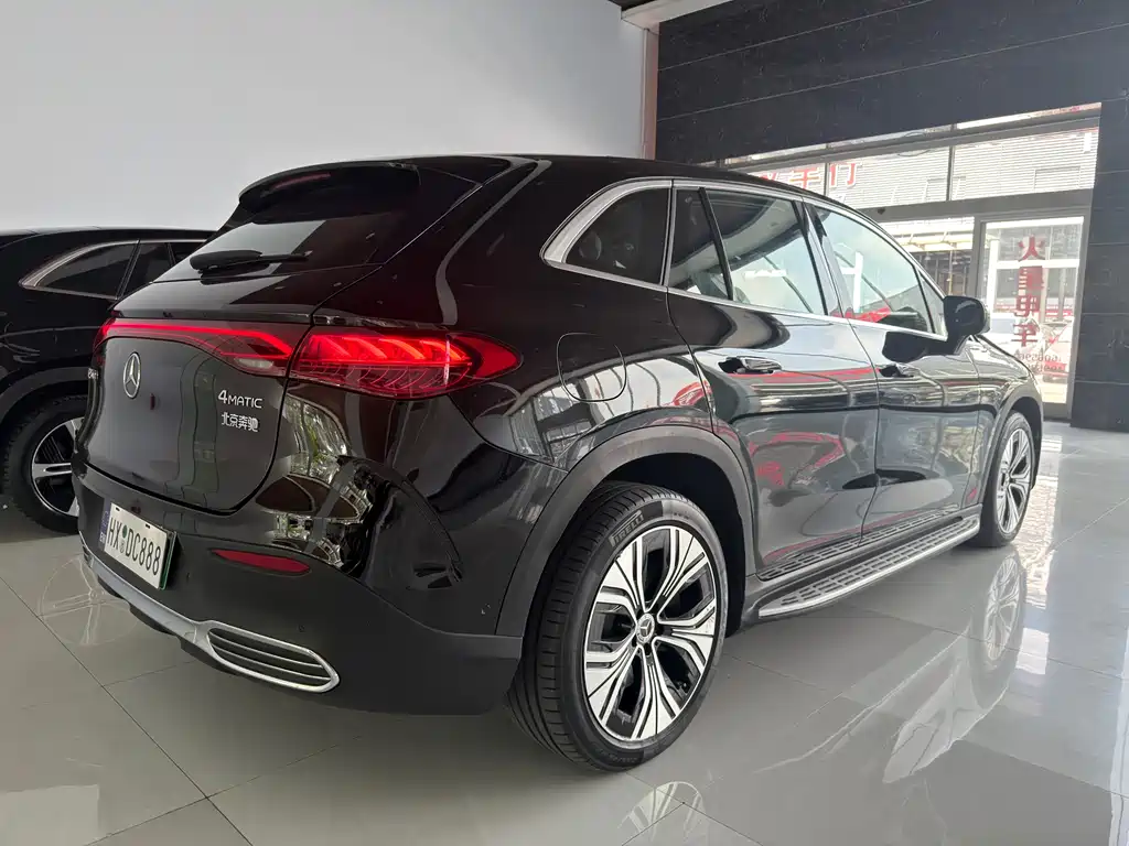 Mercedes-Benz EQE SUV 2025 — фото 15