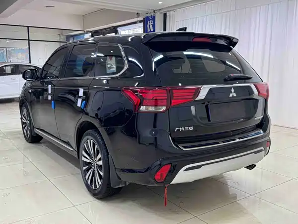 Mitsubishi Outlander 2021