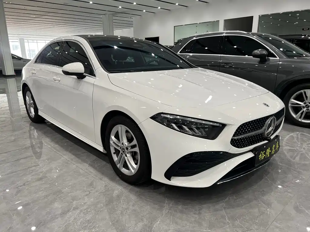 Mercedes-Benz A-Class 2024 — фото 3