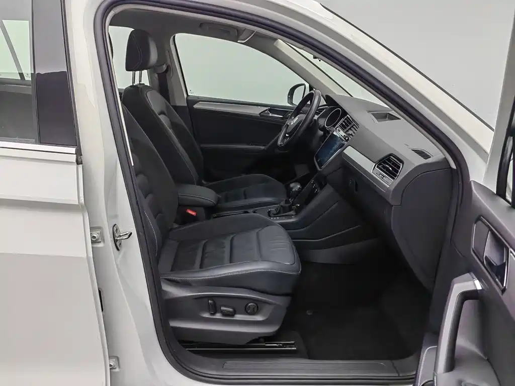 Volkswagen Tiguan L 2019 — фото 23