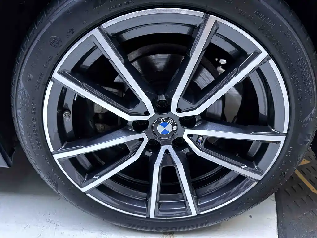 BMW 3 Series 2023 — фото 18