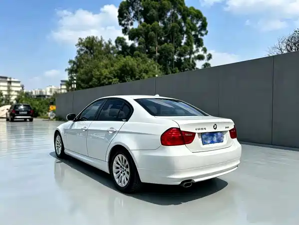 BMW 3 Series 2010