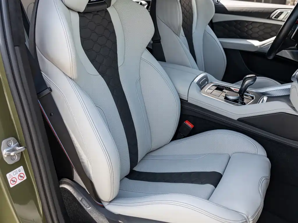 BMW X6 M 2022 — фото 18