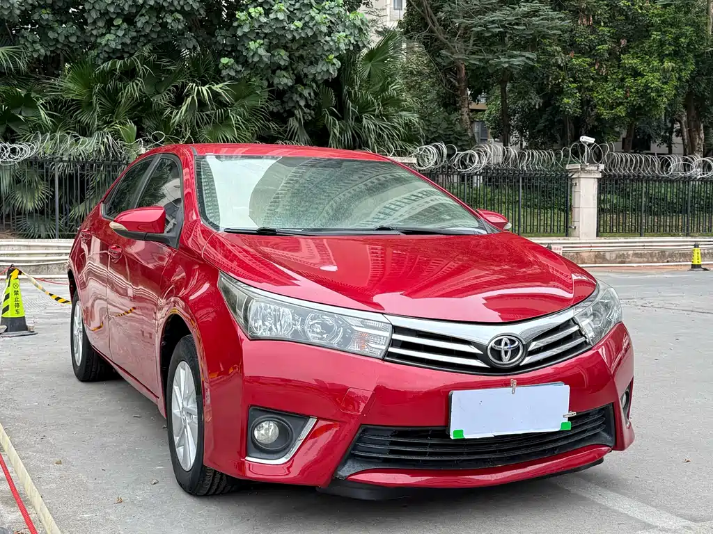 Toyota Corolla 2015 — фото 3