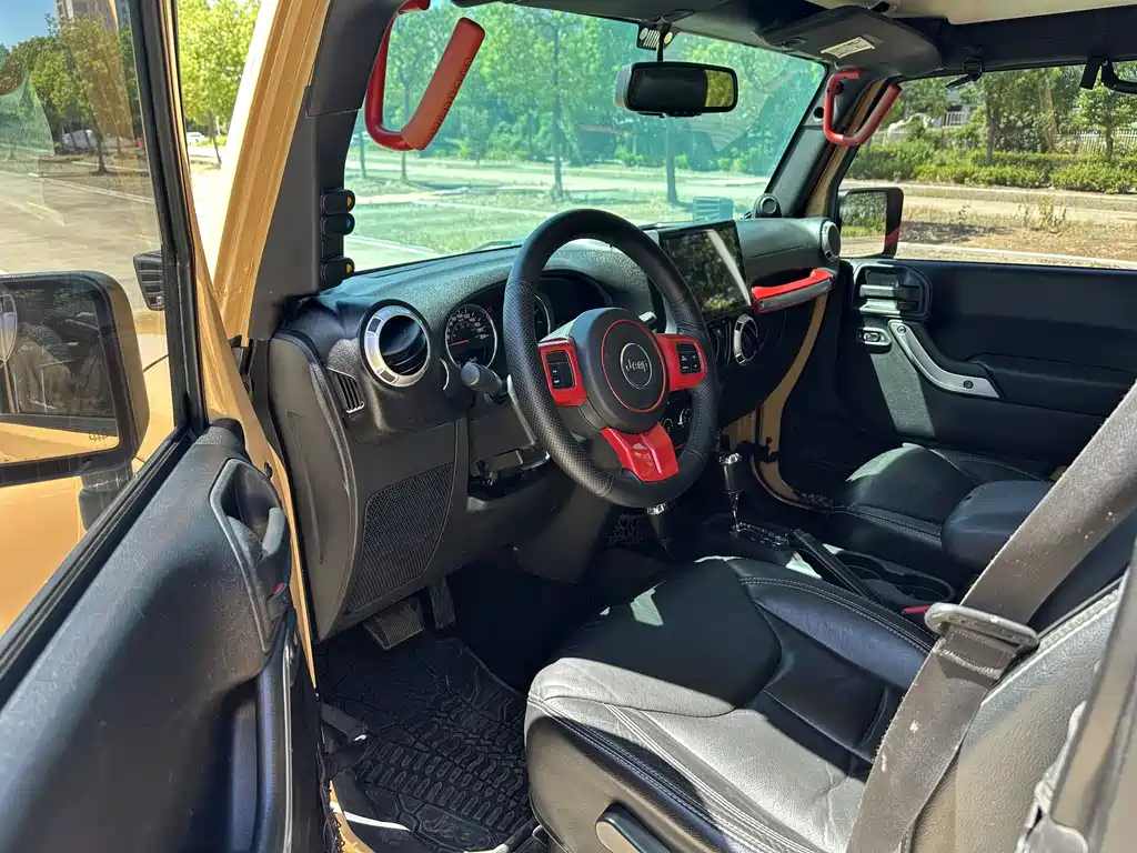Jeep Wrangler 2013 — фото 8