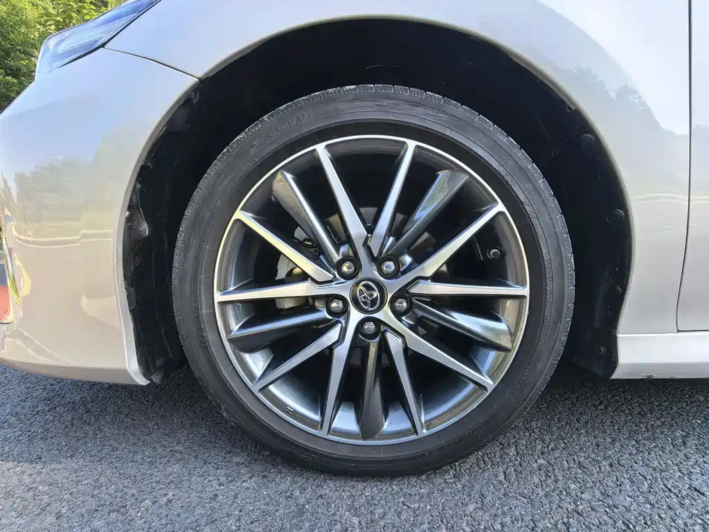 Toyota Camry 2023 — фото 15