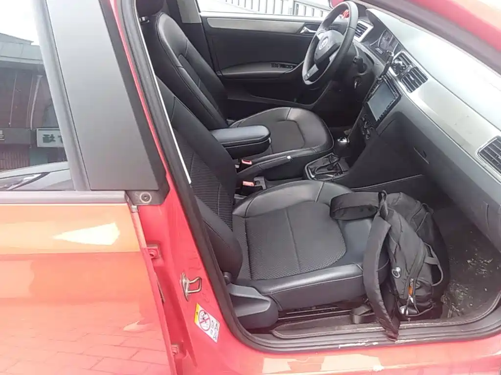 Skoda Rapid Spaceback 2014 — фото 25