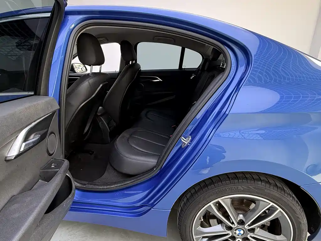 BMW 1 Series 2020 — фото 13