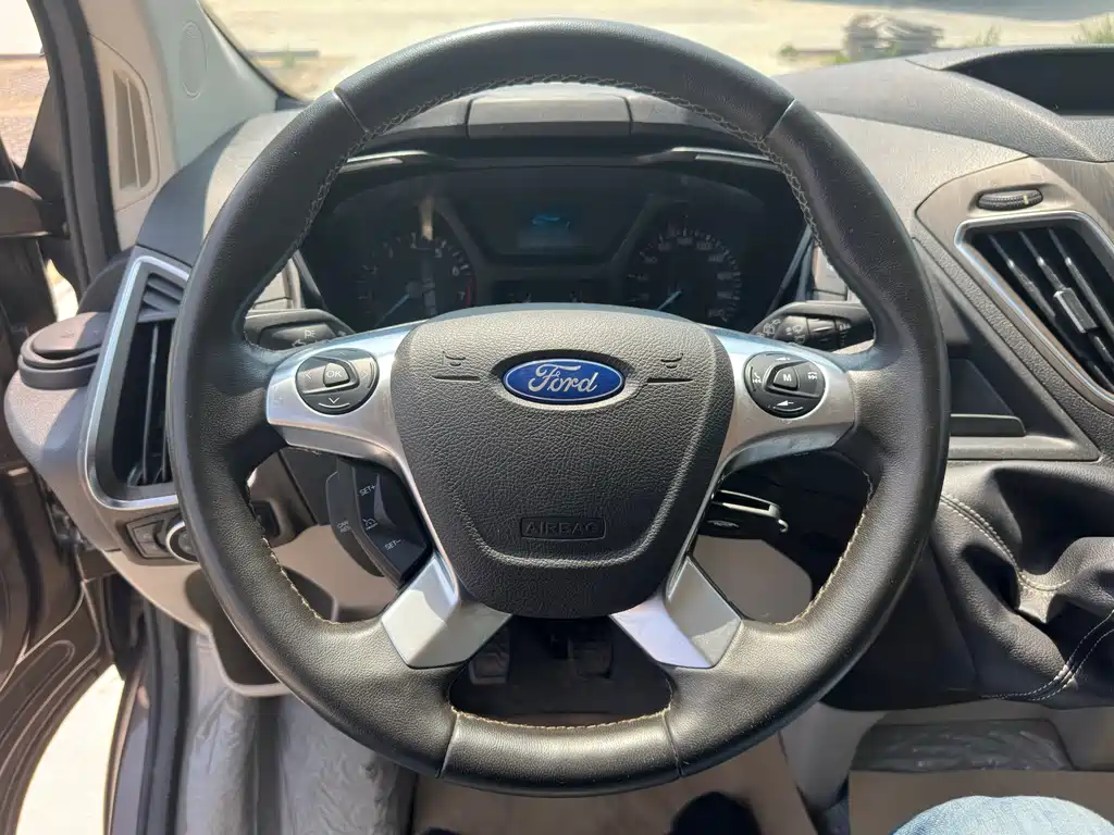 Ford Tourneo 2016 — фото 15
