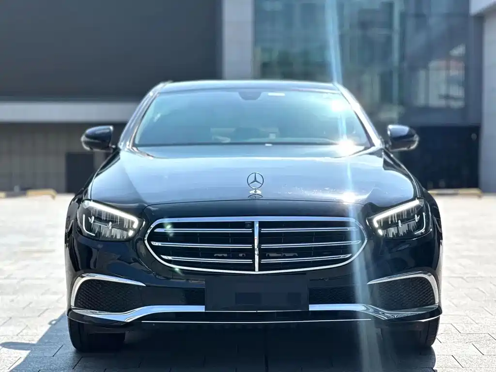 Mercedes-Benz E-Class 2023 — фото 2